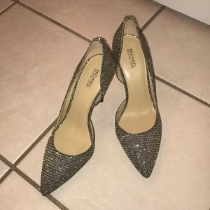 Michael Kors Gold Pump